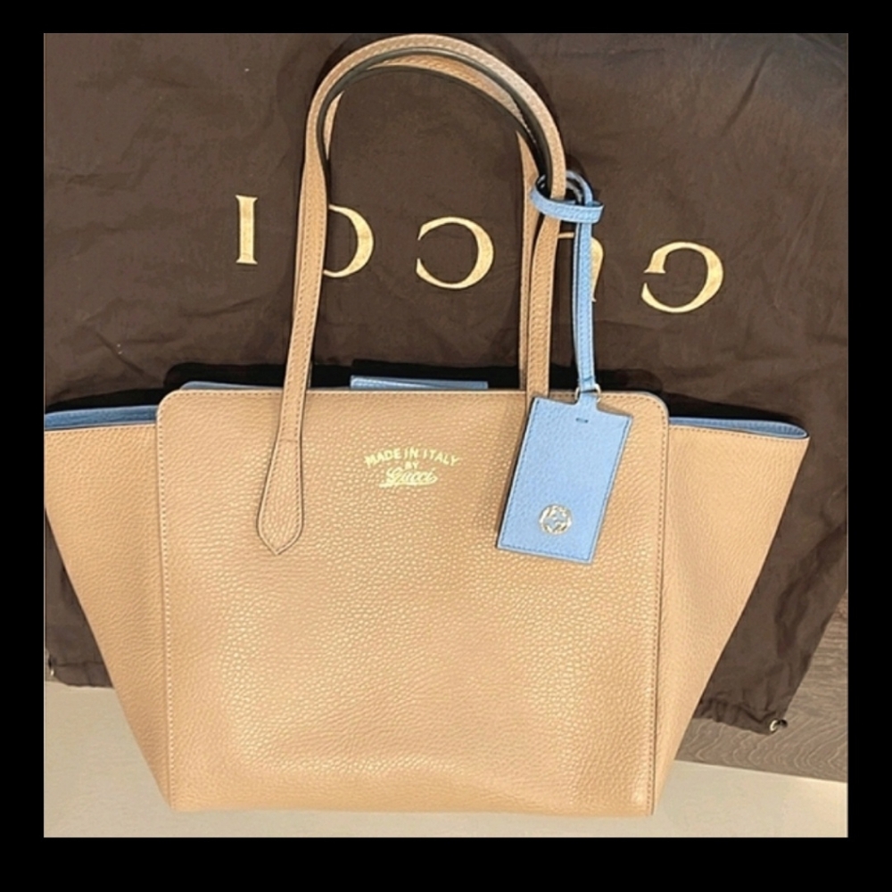 💖💖 ➡️➡️ Gucci Leather Medium Swing Tote Bag with Hang Tag and Foil Monogram